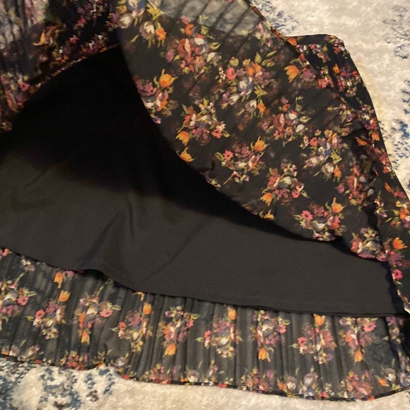 EUC Madewell pleated floral skirt - Picture 5 of 6